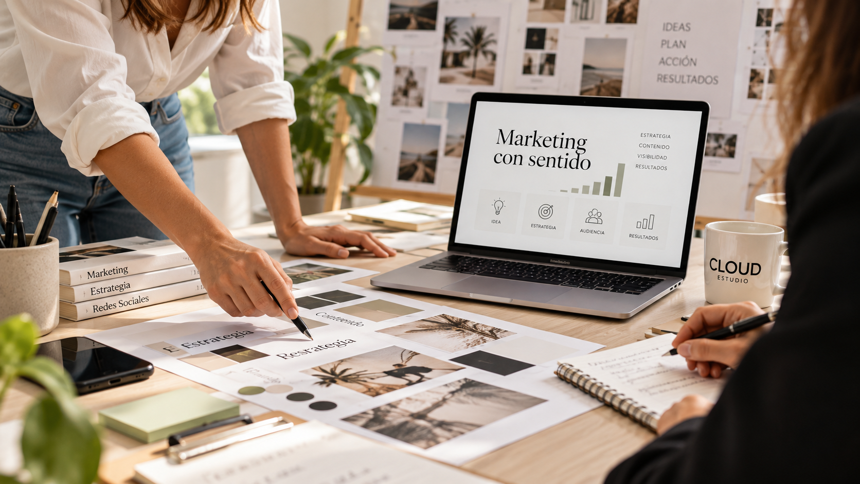 Sesión creativa de estrategia y marketing